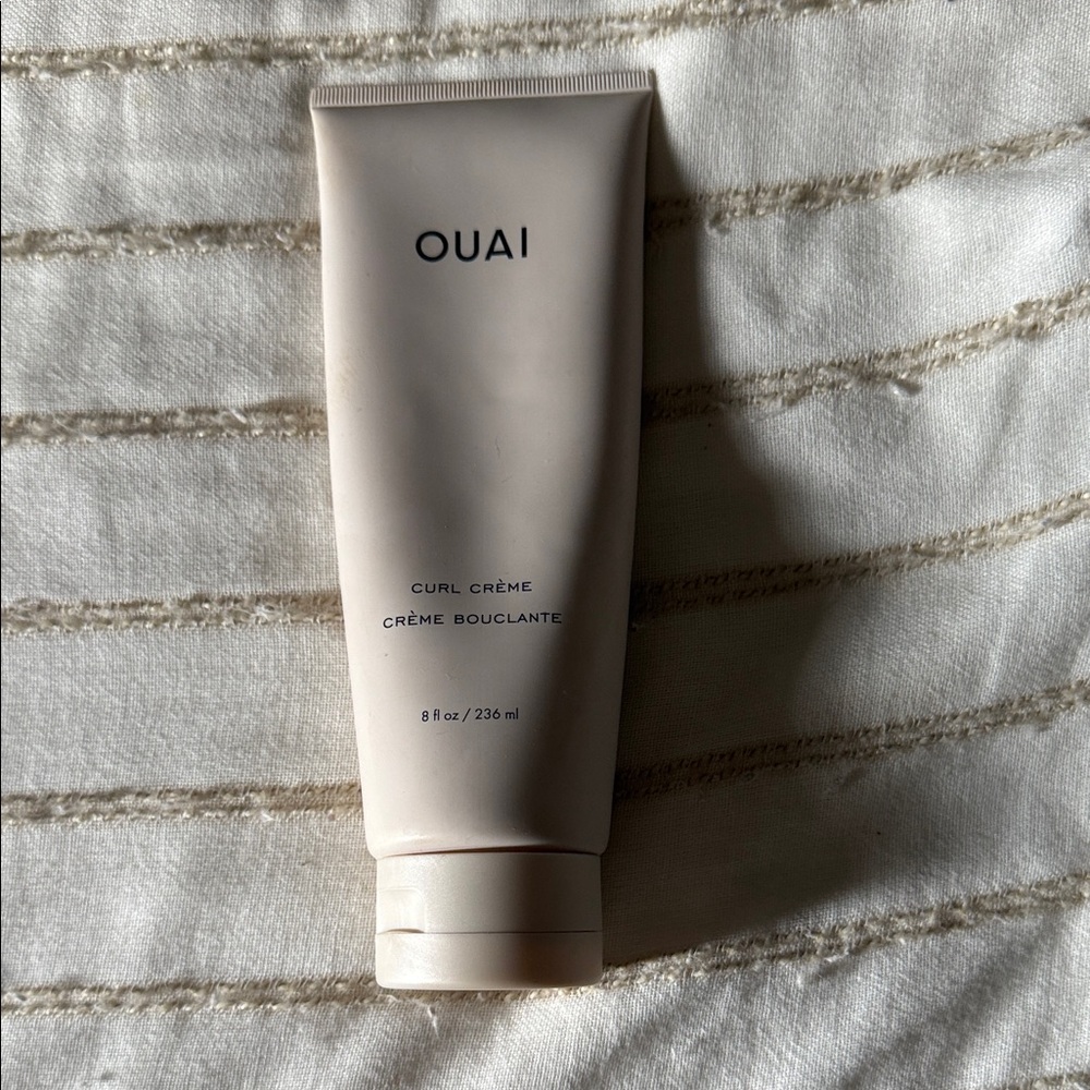 OUAI Curl Crème in Elegant Cream Tube